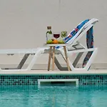 Villa Smaragd - Rubin - Luxury Apartment With Shared Pool