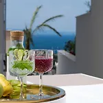 Villa Smaragd - Rubin - Luxury Apartment With Shared Pool